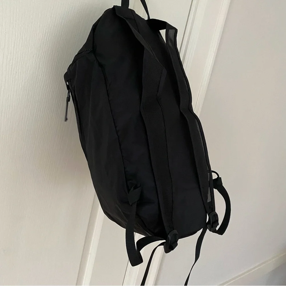 NWOT Arc'teryx Heliad 15 Lightweight Compact Outdoor Black Nylon Backpack